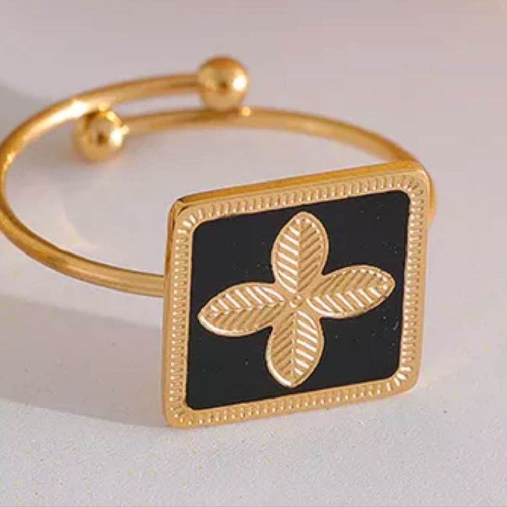 ((PRICE DROPPED)) 18kgold plated Stainless steel waterproof.